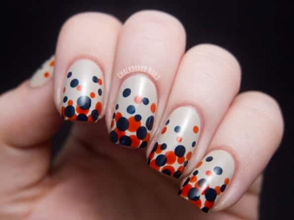 Here's a curated list of 11 fall nail art design tutorials with the hottest nail color shades for fall! They're easy to recreate and super fun to do this autumn.