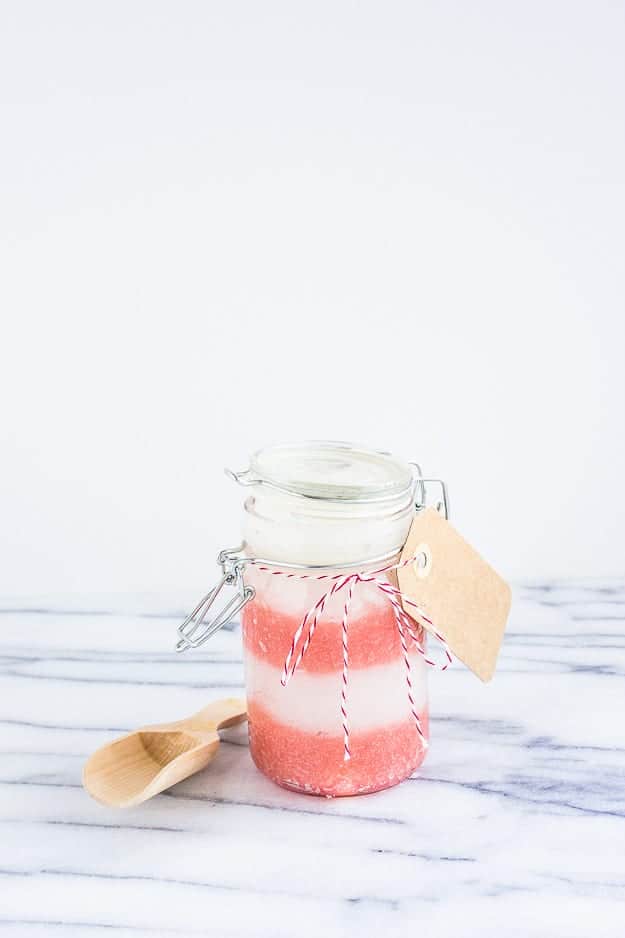 This homemade peppermint sugar scrub recipe is made with coconut oil so it's great for the skin, very easy to make (just 4 ingredients needed), and a great DIY christmas gift to give to your friends or family member this holiday season.