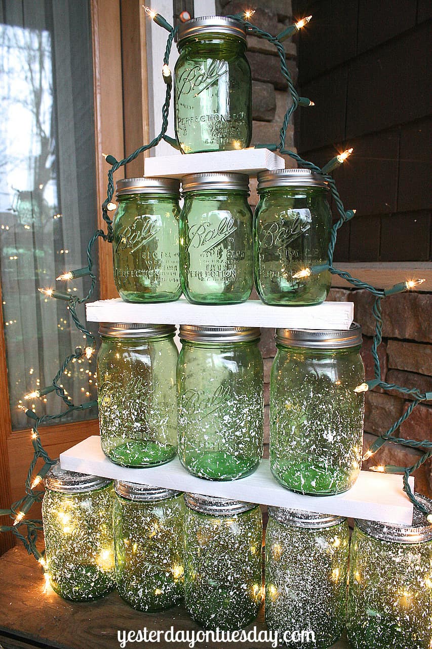 21 DIY Christmas Mason Jars to Gift or Decorate With