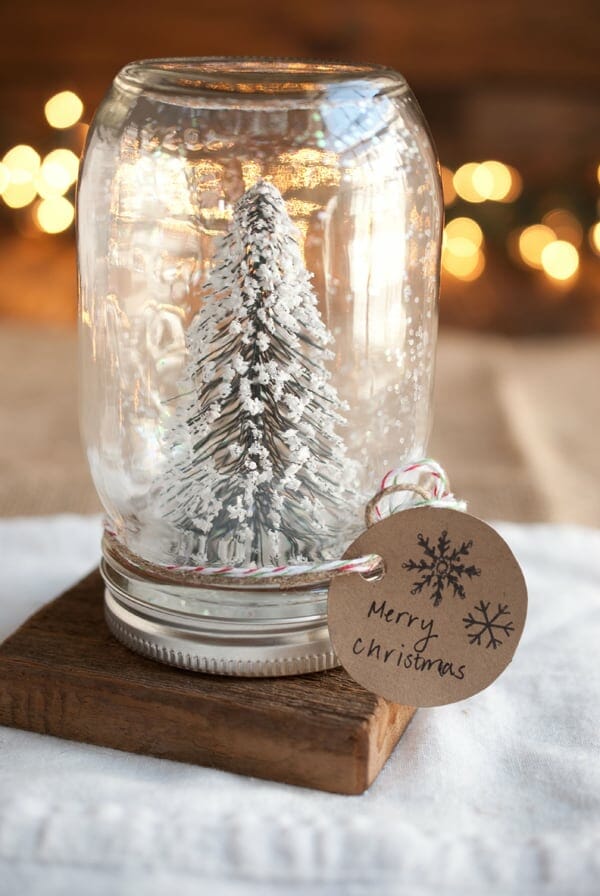 Looking for creative ways to decorate your home this Thanksgiving or gift ideas for Christmas? Then, check out these holiday-inspired mason jar crafts that are super creative, inexpensive and easy to do!