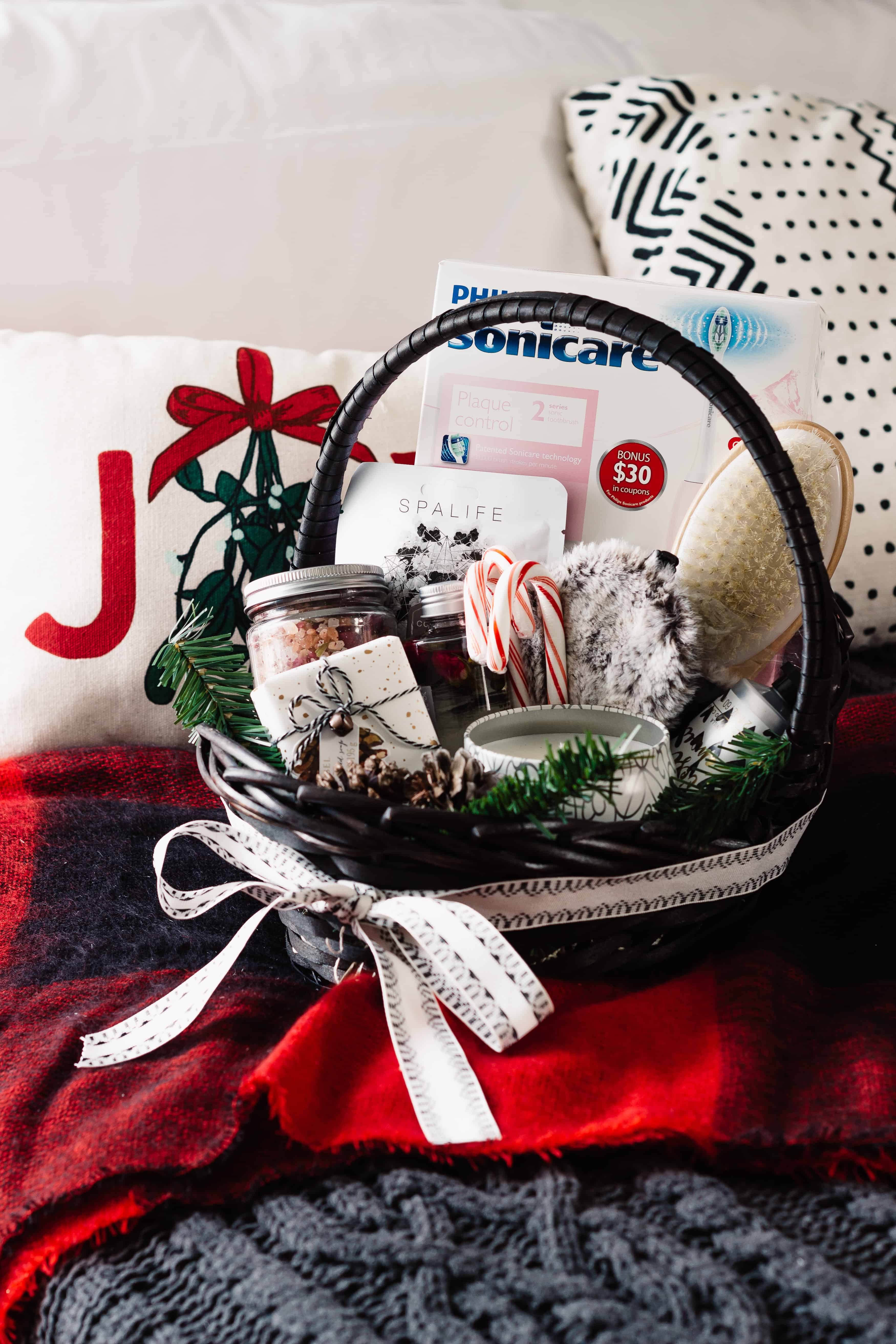 Gift For Mom: DIY Winter Beauty Gift Set. The perfect Christmas gift for mom! - Hot Beauty Health #ad #giftguide #giftsformom #beautygifts #PhilipsSonicare @PhilipsSonicare