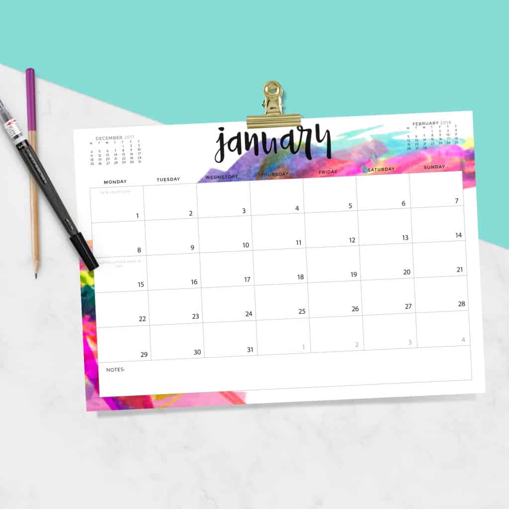 Here’s a curated list of 18 free printable 2018 calendars to kick start the new year. A printable monthly calendar is perfect for making to-do lists, jotting down your resolutions, adding reminders or just organizing your life. Find all kind of designs from minimal and modern to portrait and landscape!