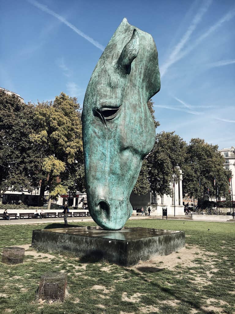 london mayfair horse statue