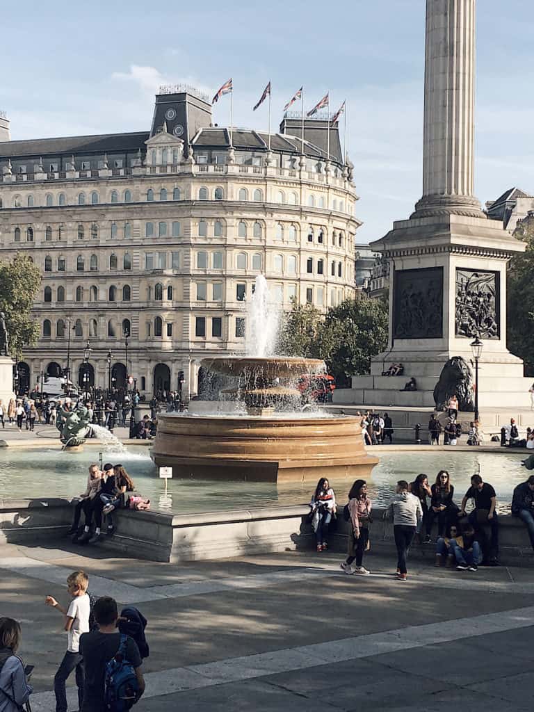 trafalgar square fountain